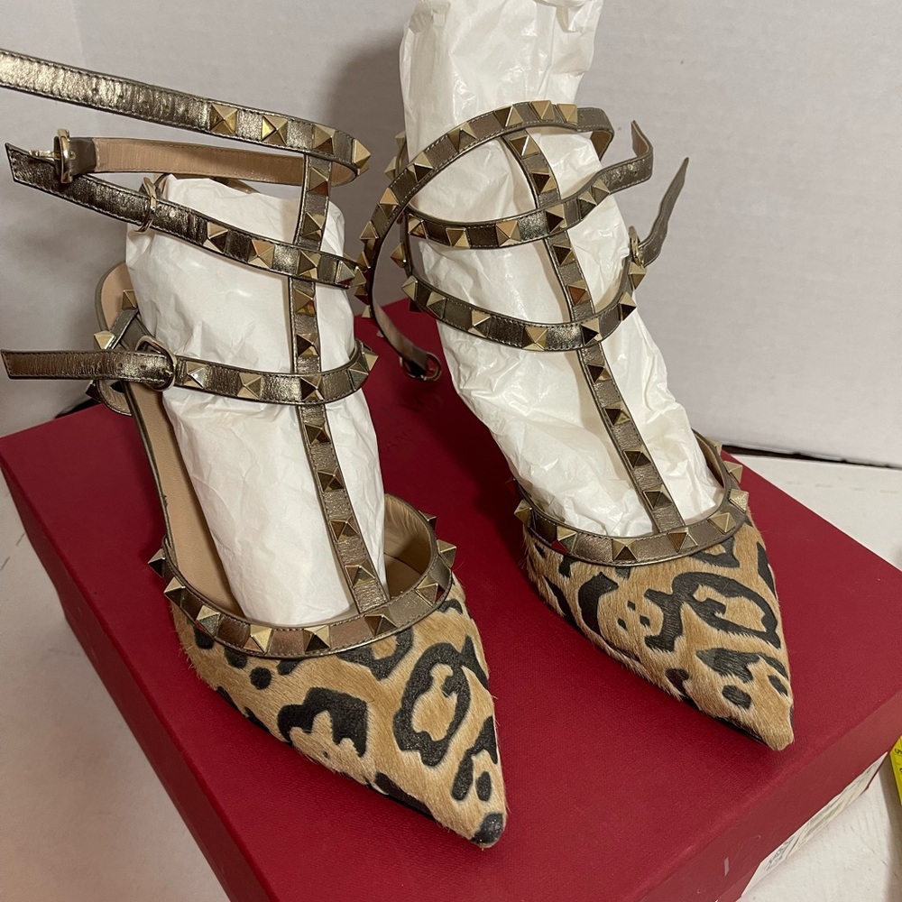 39 Valentino